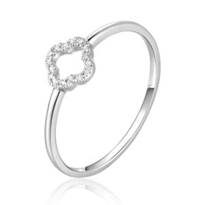 THIS DELICATE CLOVER-SHAPE RING RENDERED IN 14K WHITE GOLD AND DRESSED UP WITH SUBTLE DIAMOND PAVÉ